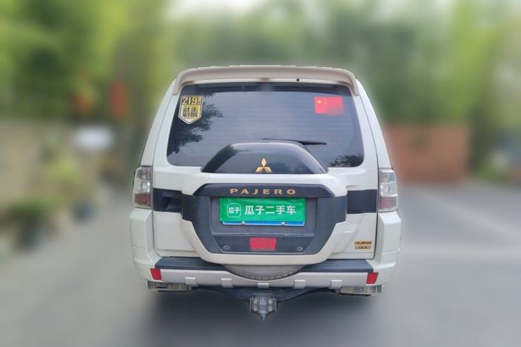 Used Mitsubishi Pajero  Rear