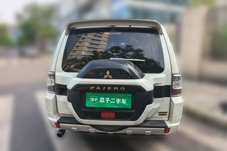 Used Mitsubishi Pajero  Rear