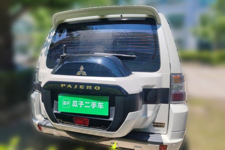 Used Mitsubishi Pajero  Rear
