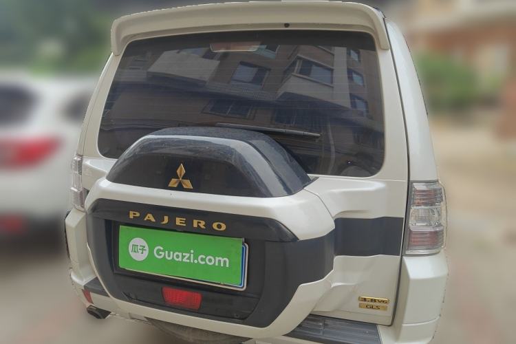 Used Mitsubishi Pajero  Rear