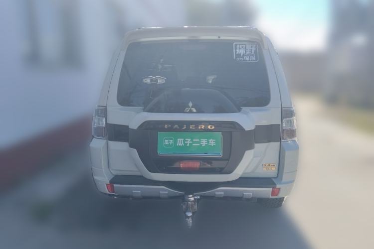 Used Mitsubishi Pajero  Rear