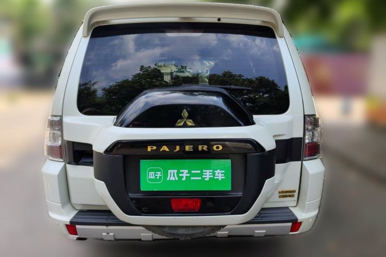 Used Mitsubishi Pajero  Rear