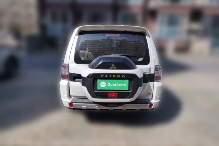 Used Mitsubishi Pajero 2018 V93 3.0L 5-Door GLS Genuine Leather Version – Middle East Rear