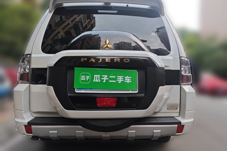 Used Mitsubishi Pajero  Rear