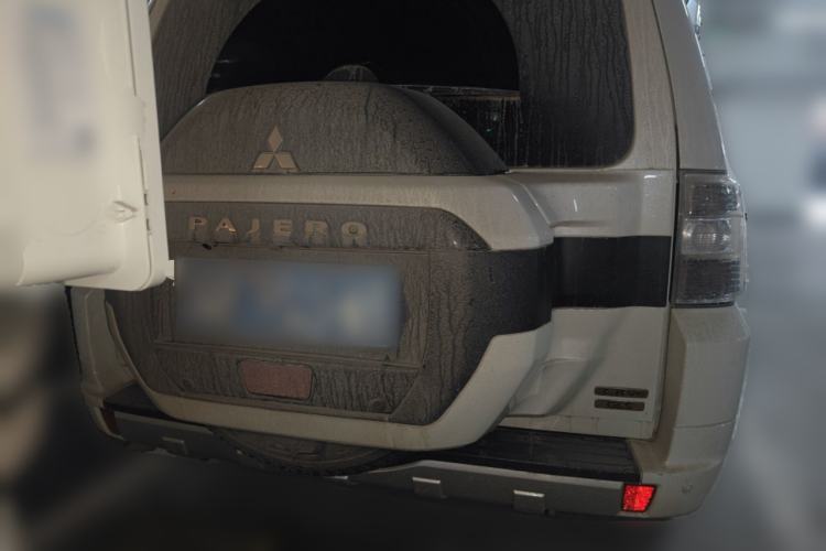 Used Mitsubishi Pajero  Rear