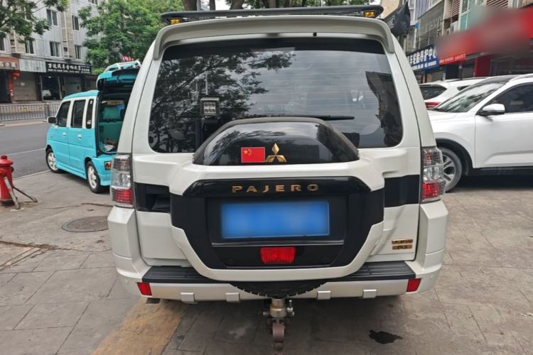 Used Mitsubishi Pajero 2018 V97 3.8L 5-Door GLS Sunroof – Middle East Rear