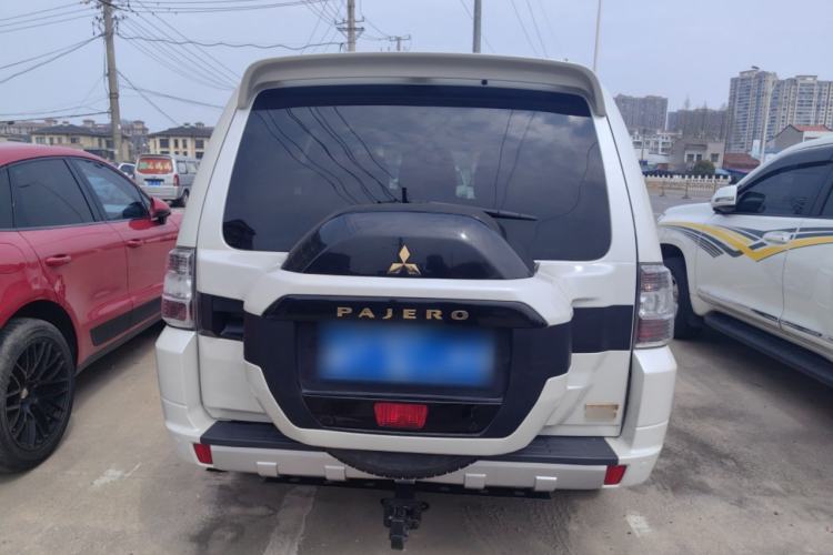Used Mitsubishi Pajero 2018 V97 3.8L 5-Door GLS Sunroof – Middle East Rear