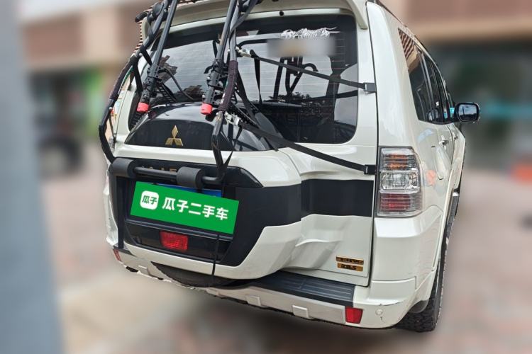Used Mitsubishi Pajero  Rear