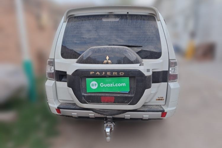 Used Mitsubishi Pajero  Rear