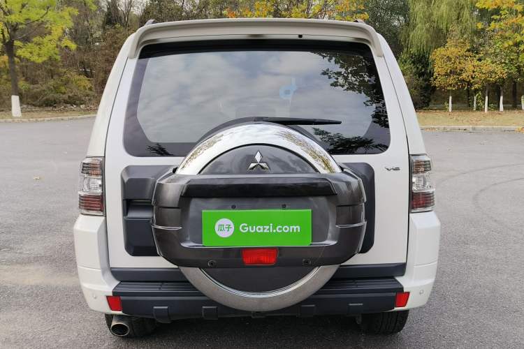 Used Mitsubishi Pajero 2018 3.0L Automatic Comfort Edition Rear