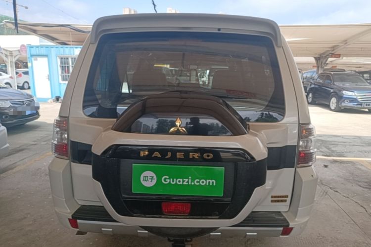 Used Mitsubishi Pajero 2018 V97 3.8L 5-Door GLS Sunroof – Middle East Rear