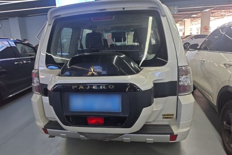 Used Mitsubishi Pajero 2018 V97 3.8L 5-Door GLS Sunroof – U.S. Specification Rear