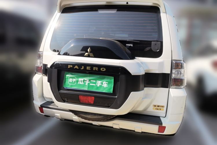 Used Mitsubishi Pajero  Rear