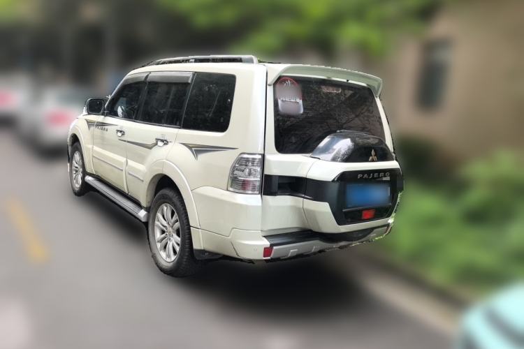 Used Mitsubishi Pajero 2018 V97 3.8L 5-Door GLS Sunroof – Middle East Rear Left 45 Deg