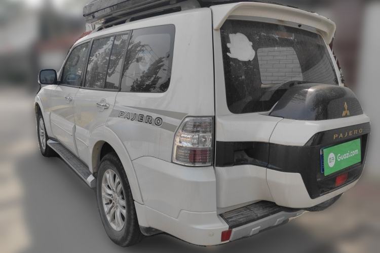 Used Mitsubishi Pajero  Rear Left 45 Deg