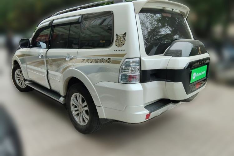 Used Mitsubishi Pajero  Rear Left 45 Deg
