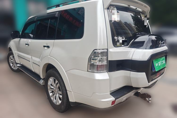 Used Mitsubishi Pajero 2018 V97 3.8L 5-Door GLS Sunroof – Middle East Rear Left 45 Deg
