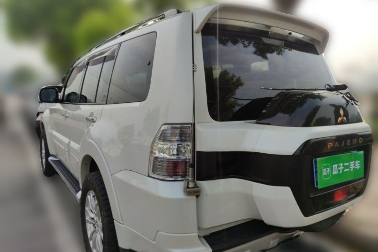 Used Mitsubishi Pajero  Rear Left 45 Deg
