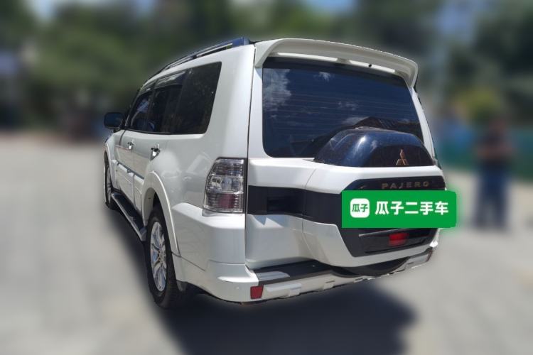 Used Mitsubishi Pajero  Rear Left 45 Deg