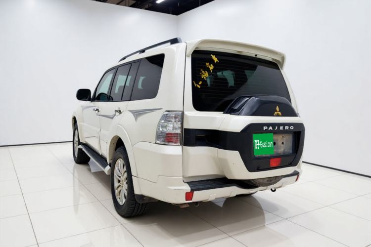 Used Mitsubishi Pajero 2018 V97 3.8L 5-Door GLS Sunroof – Middle East Rear Left 45 Deg