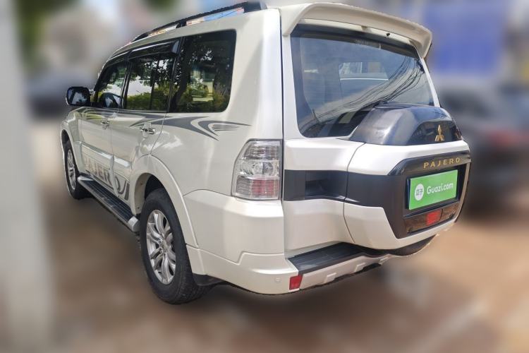 Used Mitsubishi Pajero 2018 V97 3.8L 5-Door GLS Sunroof – Middle East Rear Left 45 Deg