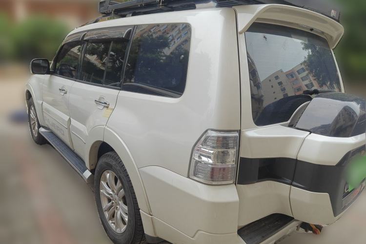 Used Mitsubishi Pajero  Rear Left 45 Deg