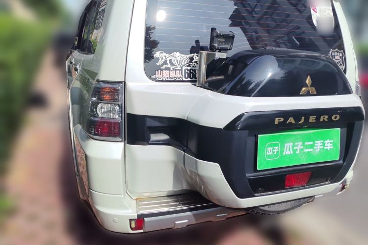 Used Mitsubishi Pajero 2018 V97 3.8L 5-Door GLS Sunroof – U.S. Specification Rear Left 45 Deg