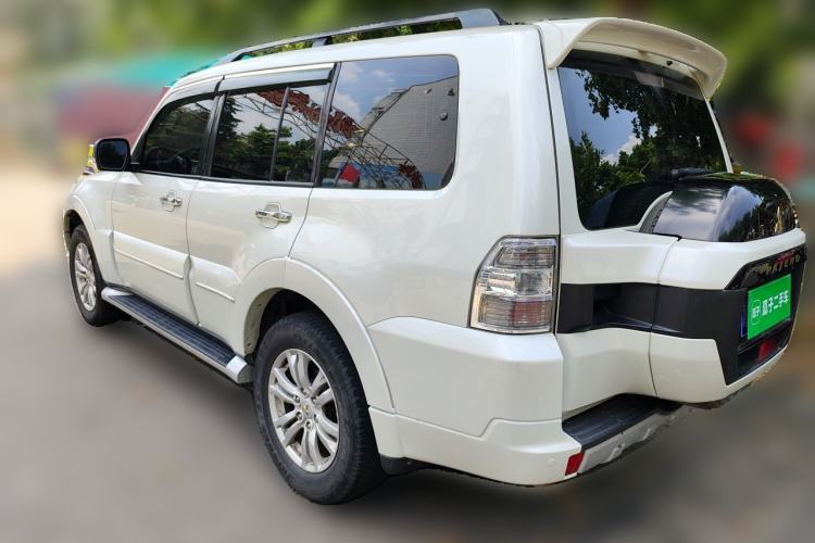 Used Mitsubishi Pajero  Rear Left 45 Deg