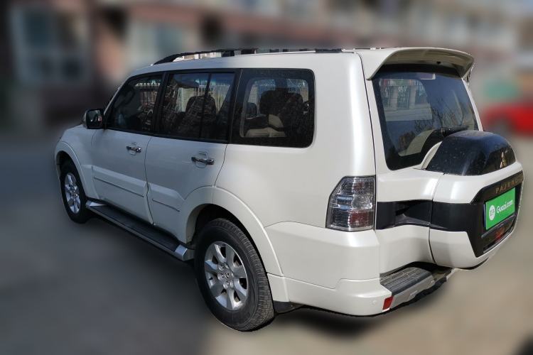 Used Mitsubishi Pajero 2018 V93 3.0L 5-Door GLS Genuine Leather Version – Middle East Rear Left 45 Deg