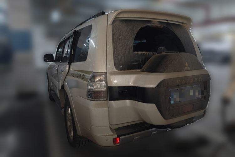 Used Mitsubishi Pajero  Rear Left 45 Deg