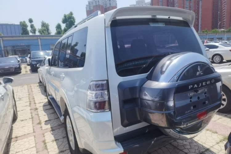 Used Mitsubishi Pajero 2018 3.0L Automatic Standard Edition Rear Left 45 Deg