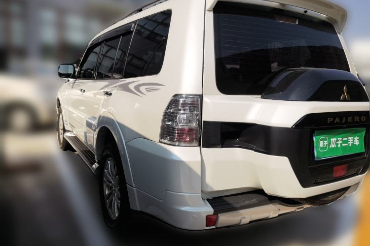 Used Mitsubishi Pajero  Rear Left 45 Deg