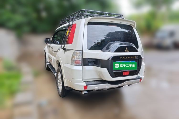 Used Mitsubishi Pajero  Rear Left 45 Deg