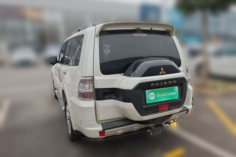 Used Mitsubishi Pajero  Rear Left 45 Deg