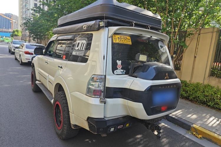 Used Mitsubishi Pajero 2018 V97 3.8L 5-Door GLS Sunroof – Middle East Rear Left 45 Deg