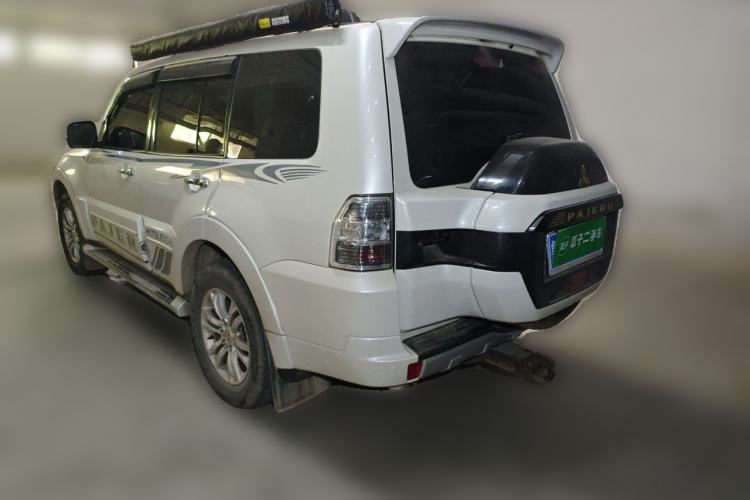 Used Mitsubishi Pajero  Rear Left 45 Deg