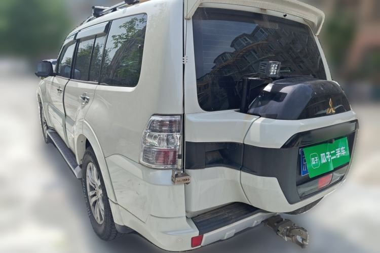 Used Mitsubishi Pajero  Rear Left 45 Deg