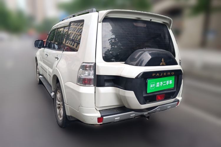 Used Mitsubishi Pajero 2018 V97 3.8L 5-Door GLS Sunroof – Middle East Rear Left 45 Deg