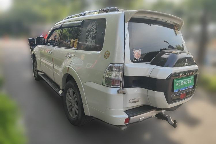 Used Mitsubishi Pajero  Rear Left 45 Deg