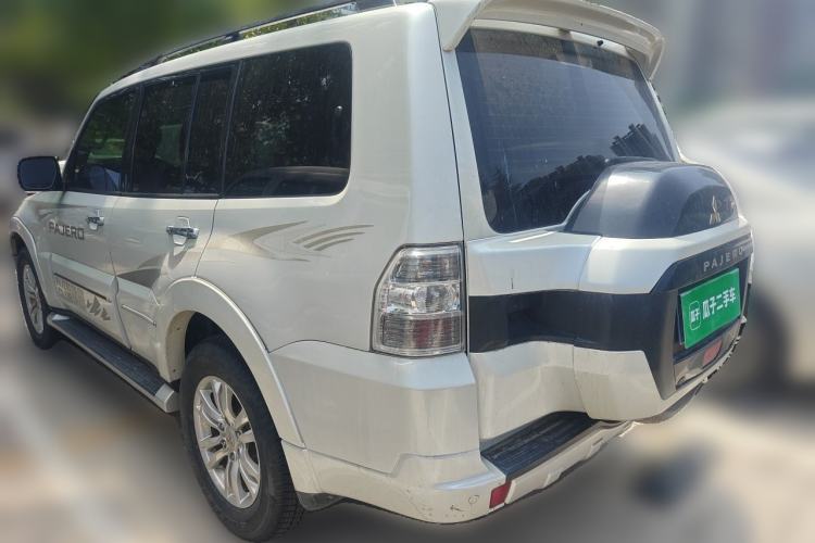 Used Mitsubishi Pajero 2018 V97 3.8L 5-Door GLS Sunroof – Middle East Rear Left 45 Deg