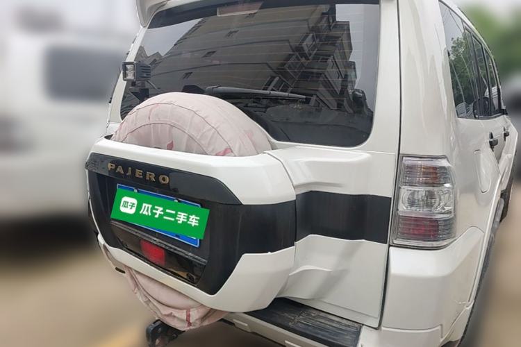 Used Mitsubishi Pajero  Rear