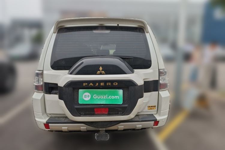 Used Mitsubishi Pajero  Rear