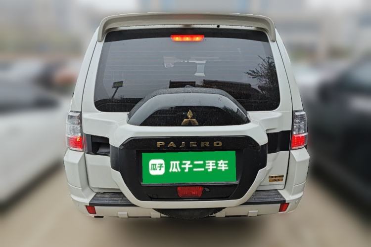 Used Mitsubishi Pajero 2018 V97 3.8L 5-Door GLS Sunroof – U.S. Specification Rear