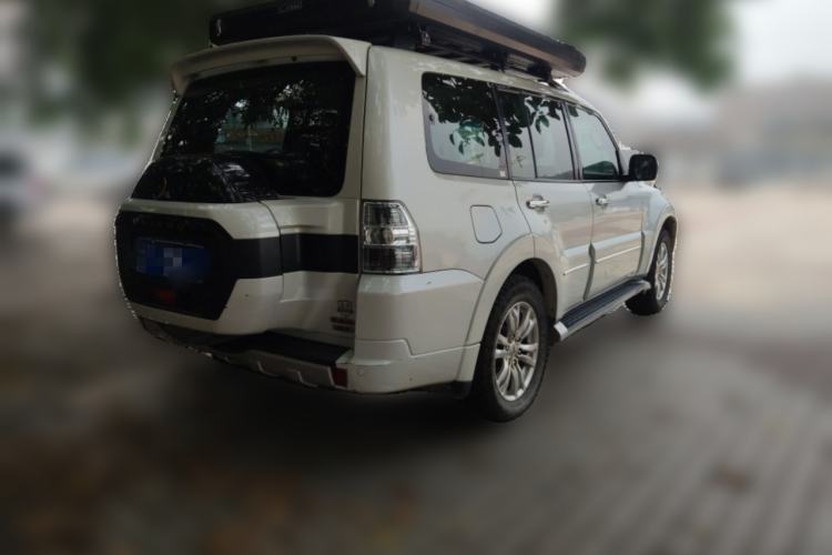 Used Mitsubishi Pajero 2018 V97 3.8L 5-Door GLS Sunroof – Middle East Rear Right 45 Deg