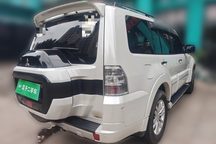 Used Mitsubishi Pajero 2018 V97 3.8L 5-Door GLS Sunroof – Middle East Rear Right 45 Deg