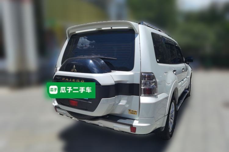 Used Mitsubishi Pajero  Rear Right 45 Deg