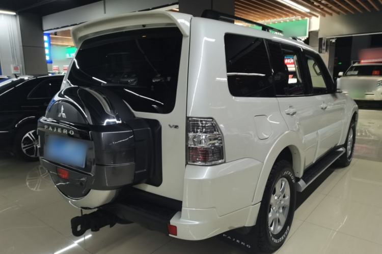 Used Mitsubishi Pajero 2018 3.0L Automatic Standard Edition Rear Right 45 Deg