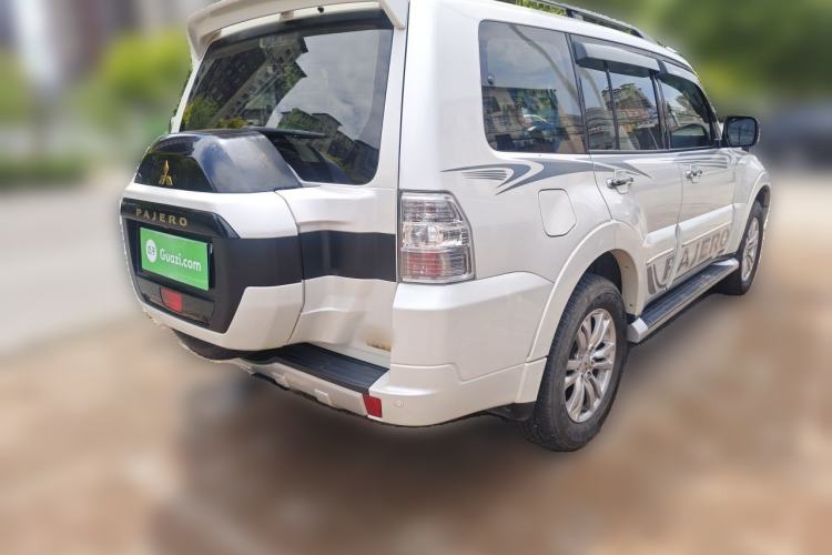 Used Mitsubishi Pajero 2018 V97 3.8L 5-Door GLS Sunroof – Middle East Rear Right 45 Deg