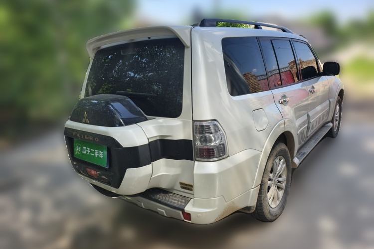 Used Mitsubishi Pajero 2018 V97 3.8L 5-Door GLS Sunroof Single-Difference Model – Middle East Rear Right 45 Deg