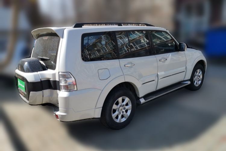 Used Mitsubishi Pajero 2018 V93 3.0L 5-Door GLS Genuine Leather Version – Middle East Rear Right 45 Deg